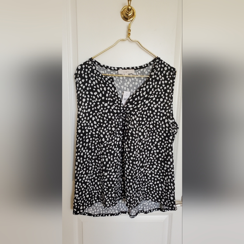 XL Black and White Polka Dot-ish Women's Sleeveless Vneck Blouse